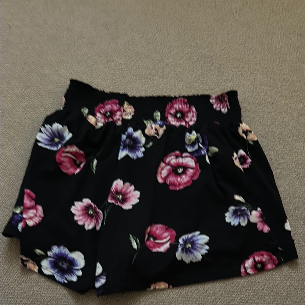 Amazon High Waist Black and Pink Floral Shorts - Picture 3 of 3